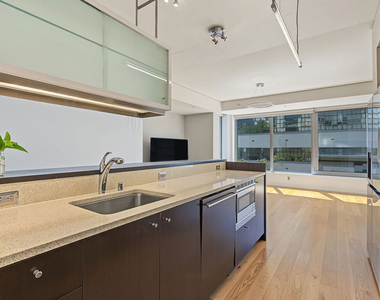 1155 S Grand Avenue - Photo Thumbnail 17
