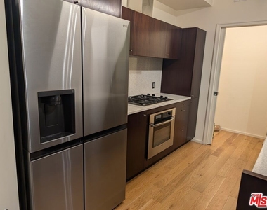 1155 S Grand Avenue - Photo Thumbnail 11