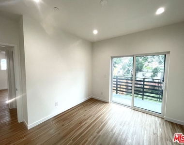 4017 Montclair Street - Photo Thumbnail 9