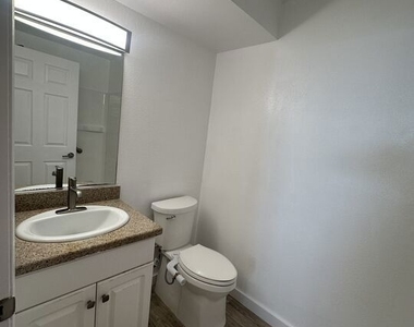 21400 Burbank Boulevard - Photo Thumbnail 10