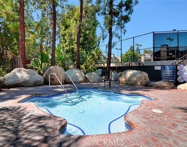21400 Burbank Boulevard - Photo Thumbnail 18