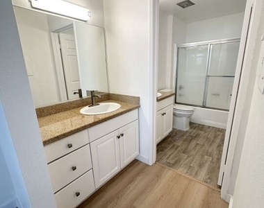 21400 Burbank Boulevard - Photo Thumbnail 4