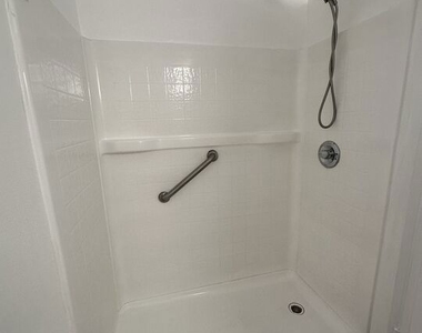 21400 Burbank Boulevard - Photo Thumbnail 8