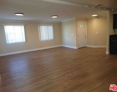 7216 10th Ave - Photo Thumbnail 4