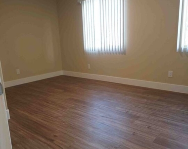 7216 10th Ave - Photo Thumbnail 12