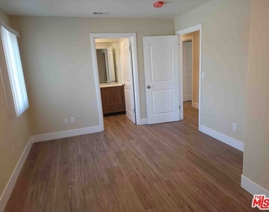 7216 10th Ave - Photo Thumbnail 13