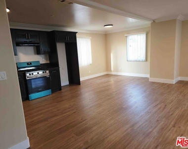 7216 10th Ave - Photo Thumbnail 1
