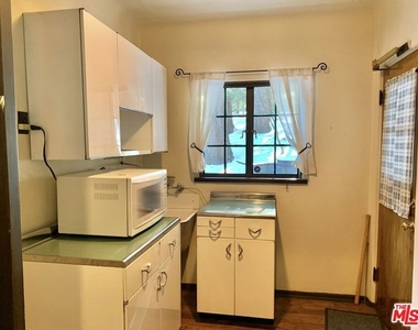 28832 Sycamore Drive - Photo Thumbnail 5