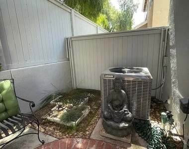 1706 Freeport Terrace - Photo Thumbnail 11