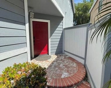 1706 Freeport Terrace - Photo Thumbnail 2