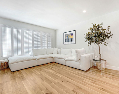 339 N Oakhurst Drive - Photo Thumbnail 4