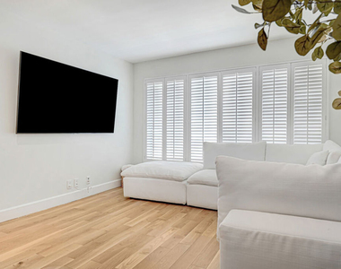339 N Oakhurst Drive - Photo Thumbnail 7