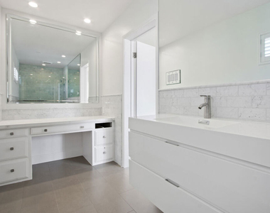 339 N Oakhurst Drive - Photo Thumbnail 11