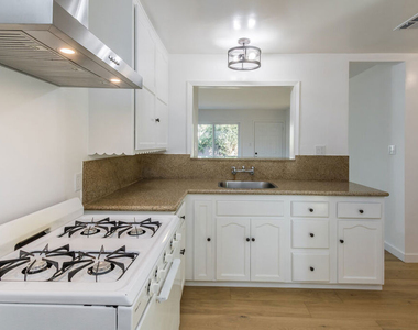3562 Veteran Avenue - Photo Thumbnail 12