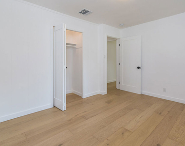 3562 Veteran Avenue - Photo Thumbnail 7