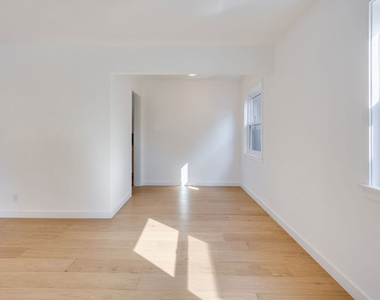 3562 Veteran Avenue - Photo Thumbnail 5