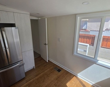 10323 Samoa Avenue - Photo Thumbnail 8