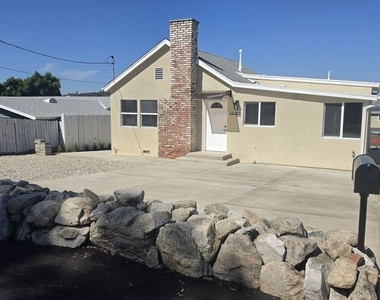 10323 Samoa Avenue - Photo Thumbnail 1