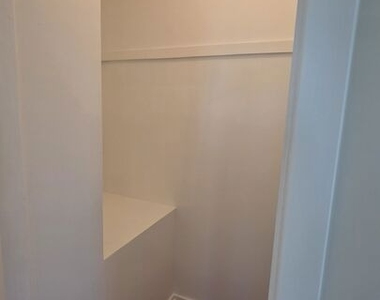 10323 Samoa Avenue - Photo Thumbnail 13