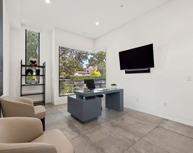 839 N Gardner Street - Photo Thumbnail 12
