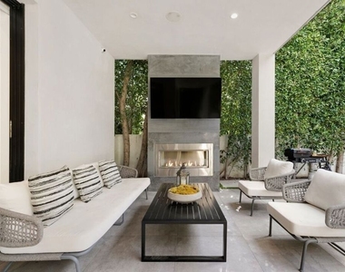 839 N Gardner Street - Photo Thumbnail 7