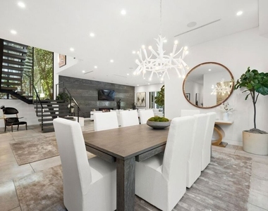 839 N Gardner Street - Photo Thumbnail 2