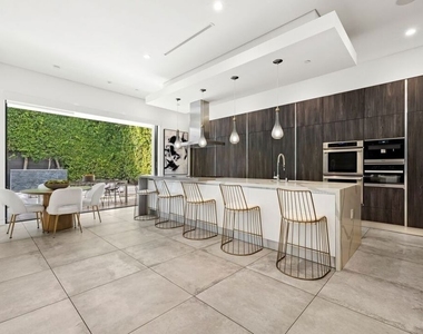 839 N Gardner Street - Photo Thumbnail 5
