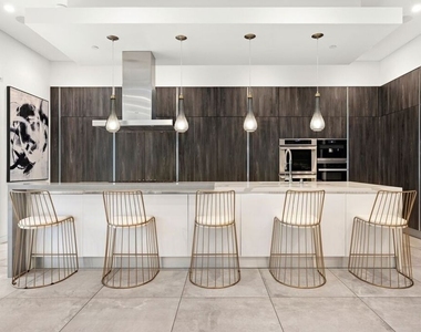 839 N Gardner Street - Photo Thumbnail 6