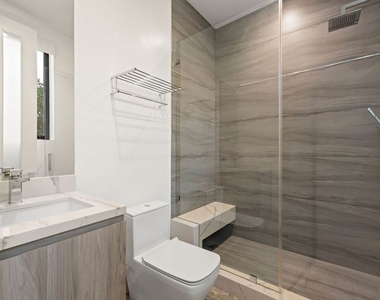 839 N Gardner Street - Photo Thumbnail 13