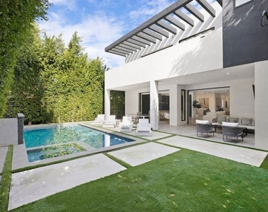 839 N Gardner Street - Photo Thumbnail 25