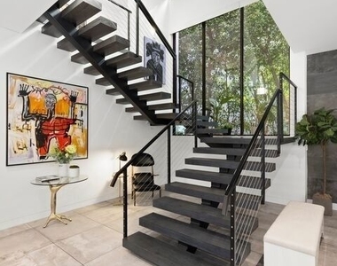 839 N Gardner Street - Photo Thumbnail 18