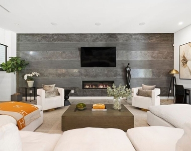 839 N Gardner Street - Photo Thumbnail 4