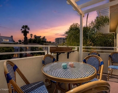 1430 S Beverly Glen Boulevard - Photo Thumbnail 16