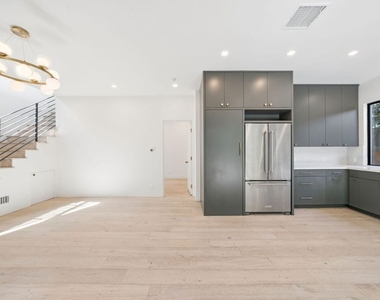 633 Palms Boulevard - Photo Thumbnail 12