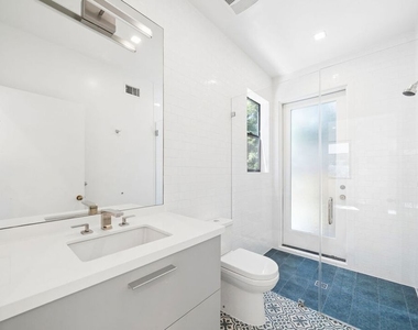 633 Palms Boulevard - Photo Thumbnail 15