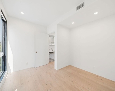 633 Palms Boulevard - Photo Thumbnail 28
