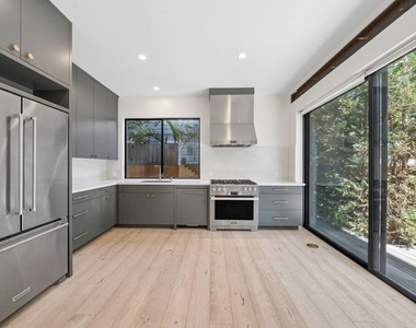 633 Palms Boulevard - Photo Thumbnail 3