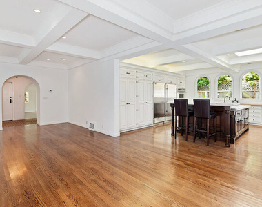 214 S Medio Drive - Photo Thumbnail 11