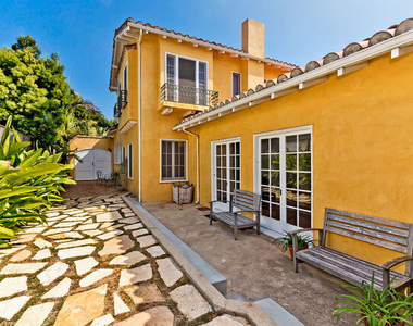 214 S Medio Drive - Photo Thumbnail 2