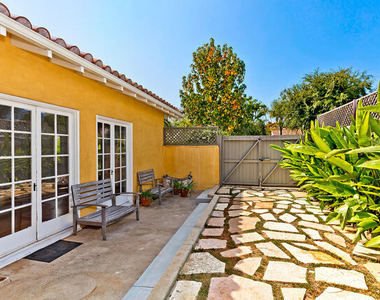 214 S Medio Drive - Photo Thumbnail 3