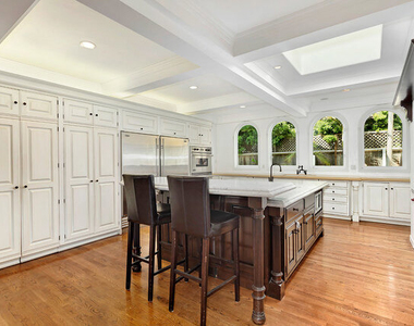 214 S Medio Drive - Photo Thumbnail 13