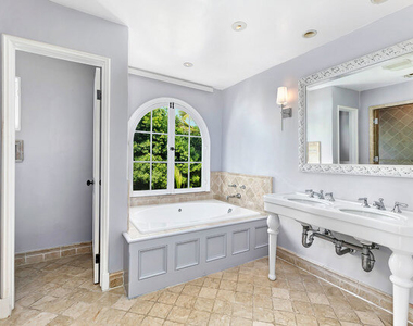 214 S Medio Drive - Photo Thumbnail 20