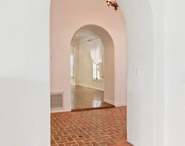 214 S Medio Drive - Photo Thumbnail 7