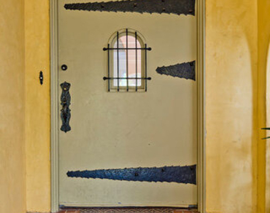 214 S Medio Drive - Photo Thumbnail 5