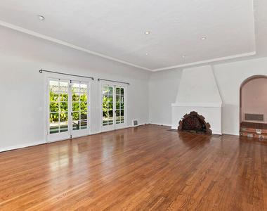 214 S Medio Drive - Photo Thumbnail 6