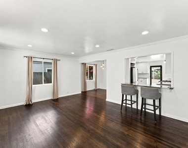 4415 W Woodland Avenue - Photo Thumbnail 3