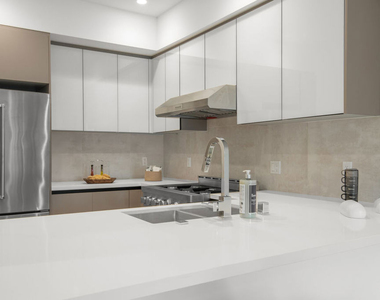 8326 Blackburn Avenue - Photo Thumbnail 4