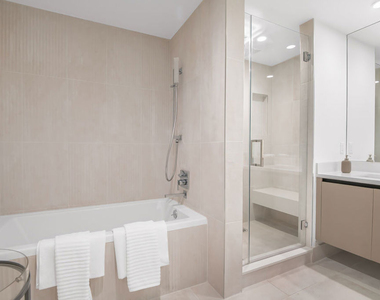 8326 Blackburn Avenue - Photo Thumbnail 12