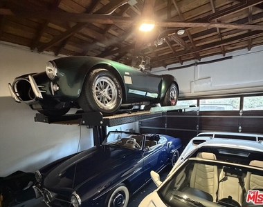 1727 San Ysidro Drive - Photo Thumbnail 38