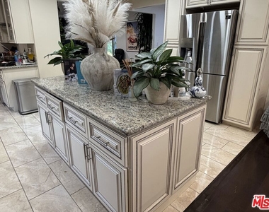 1727 San Ysidro Drive - Photo Thumbnail 15